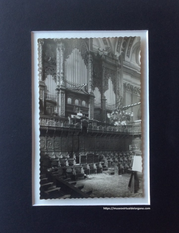 Basílica del Pilar. Coro y órgano. Ed. M. Arribas, Zaragoza, ca. 1940 – 1949