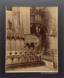 Órgano de la Catedral de Barcelona. Detalle de “cabeza con turbante” colgando del órgano. Albumina, c.a.1900