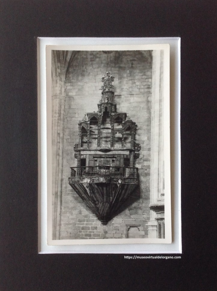 Órgano del Convento de San Benito de Alcántara. Cáceres. Foto Javier, ca. 1940