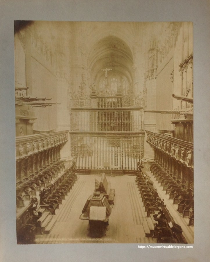 Órganos y coro de la Catedral de Burgos. Albúmina. Interieur de la Cathédrale, vue prise du choeur. Foto Lucien Levy, ca. 1890