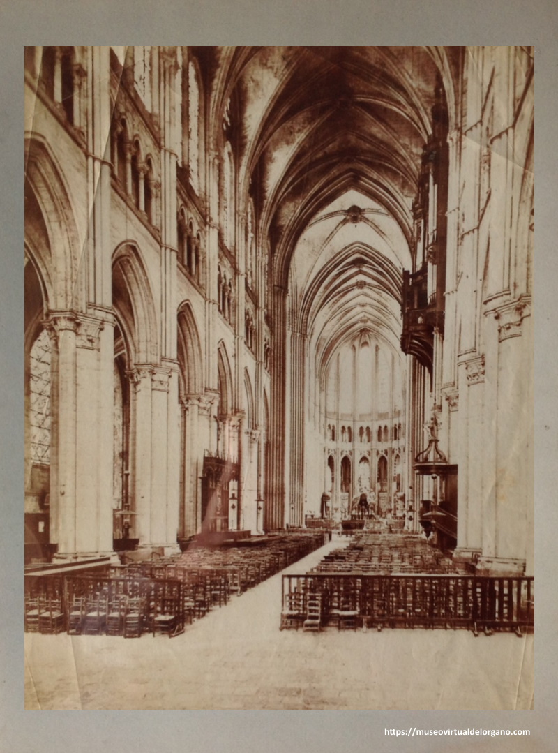 Órgano y nave, Catedral de Notre-Dame, Chartres . Albúmina., c.a. 1900