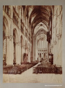 Órgano y nave, Catedral de Notre-Dame, Chartres . Albúmina., c.a. 1900