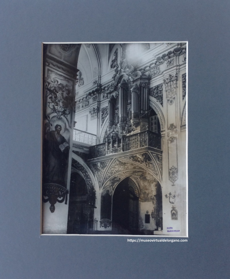 Órgano del evangelio Iglesia de Santa María Magdalena, Sevilla. Foto Albarrán, c.a. 1940-50