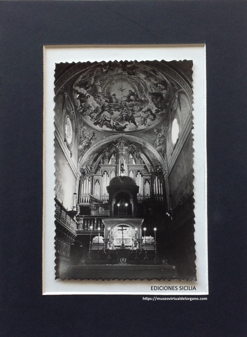 Órgano de la Catedral de Jaca, situado en el presbiterio. Ediciones Sicilia, Zaragoza, c.a. 1950
