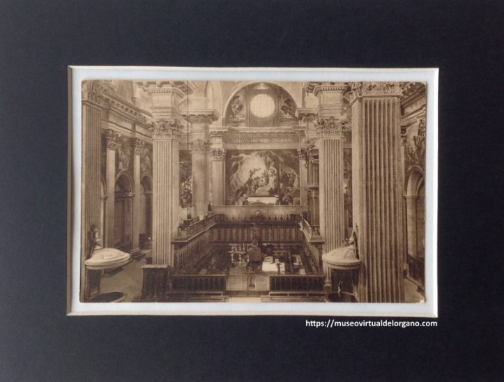 Órgano y coro. Catedral de Vic, Barcelona. Instituto Gráfico Oliva de Vilanova. Barcelona, ca. 1930