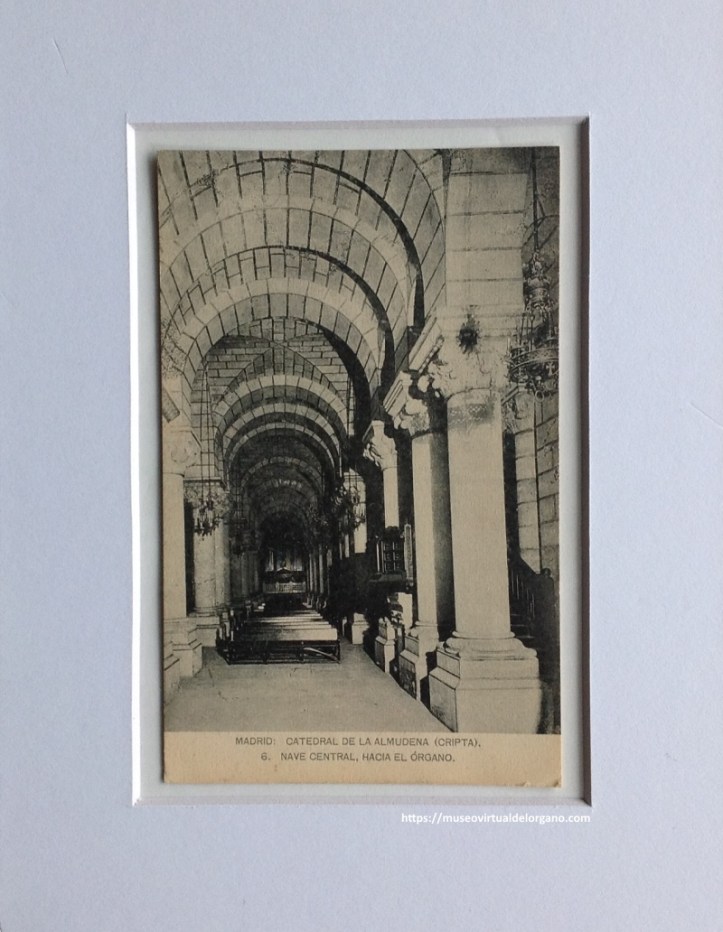 Catedral de la Almudena (cripta). Nave central, hacia el órgano. Madrid, Hauser y Menet, ca. 1915