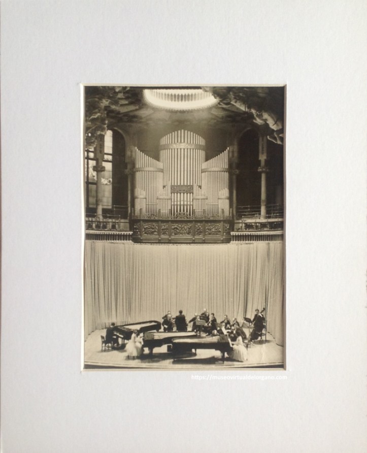 Órgano del Salón de Conciertos del Palacio de la Música Catalana, Barcelona. Fotógrafo Josep Morera Falcó, ca. 1950