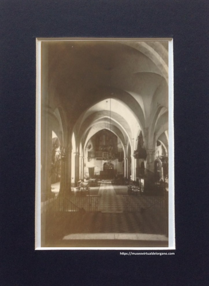 Órgano Tomás Risueño, iglesia Concatedral Metropolitana de Santa María la Mayor, Mérida. Badajoz. Fotografía [José Ramón Mélida y Alinari], ca. 1910