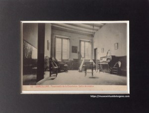 Harmonium del Salón de música. Pensionado de la Enseñanza. Barcelona. Fototipia Thomas, Barcelona, ca. 1910