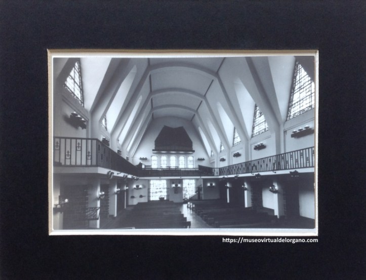 Órgano Organería Española, S.A. (OESA), iglesia de San Bartolomé, Espinal. Navarra. Ediciones Sicilia, Zaragoza, ca. 1961.