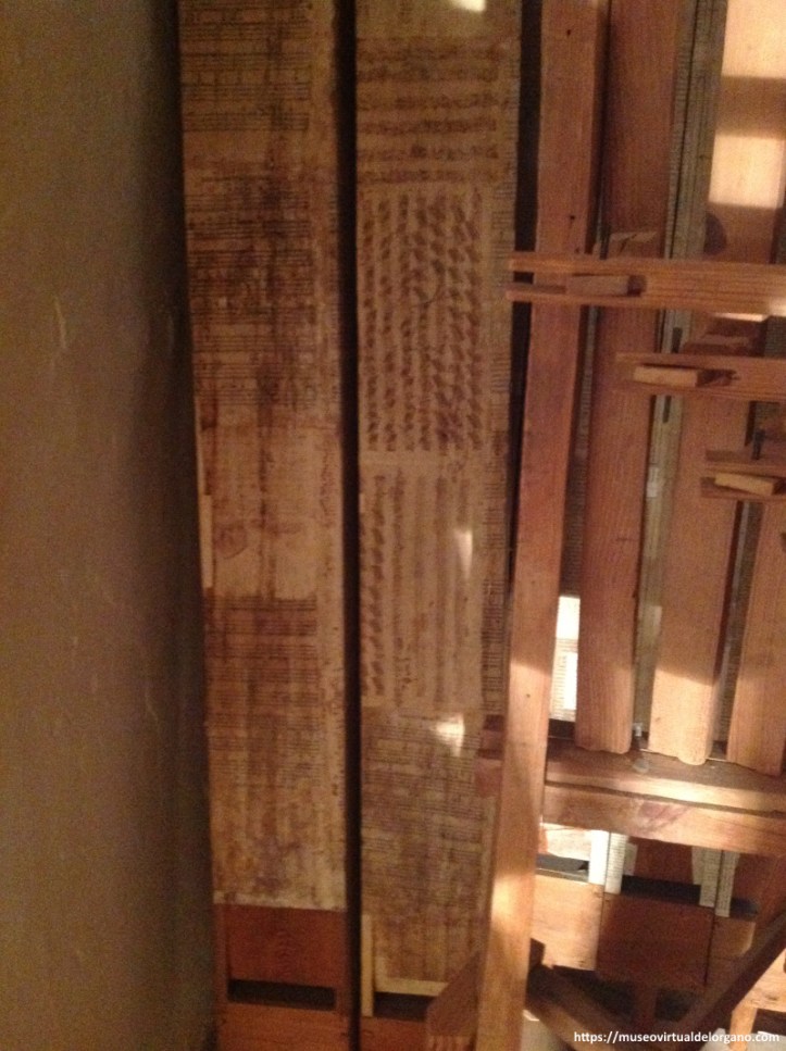 Órgano Gaspar de La Redonda Zeballos, iglesia de Nuestra Señora de los Olmos, Torre de Juan Abad. Ciudad Real. Detalle interior del órgano. Foto José Luis García Blanco, 2009