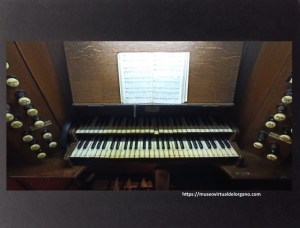 Teclado órgano Gray & Davison Co., iglesia Metodista de Lomas de Zamora, Gran Buenos Aires. Argentina. Fotografía Felipe Madinaveitia, 2024