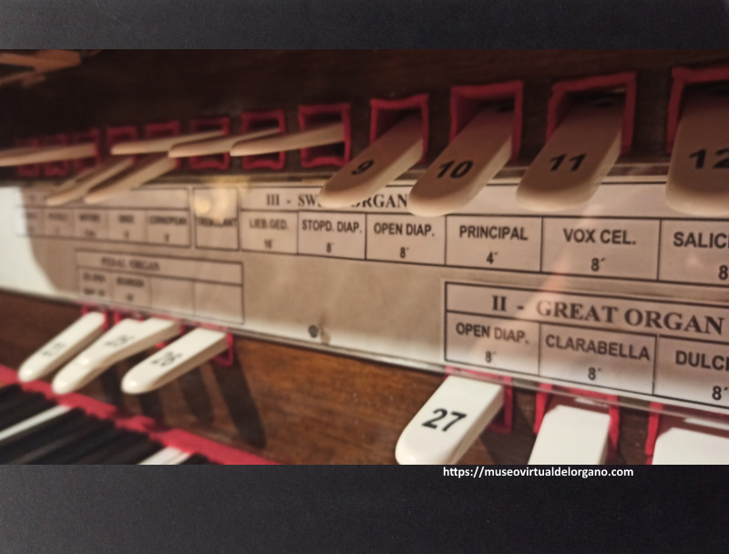 Registros del órgano Bishop & Sons , Catedral Anglicana de San Juan Bautista, Ciudad Autónoma de Buenos Aires. Argentina. Fotografía Felipe Madinaveitia, 2024