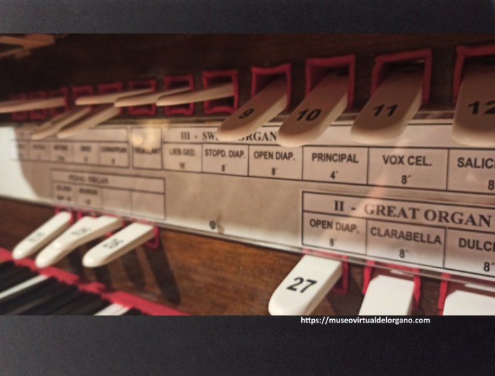 Registros del órgano Bishop & Sons , Catedral Anglicana de San Juan Bautista, Ciudad Autónoma de Buenos Aires. Argentina. Fotografía Felipe Madinaveitia, 2024