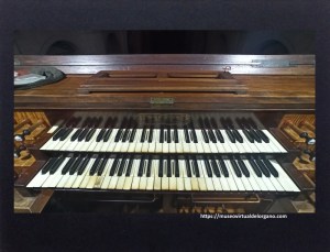 Teclado órgano Mutin Cavaillé-Coll , iglesia de San Juan Bautista, Ciudad Autónoma de Buenos Aires. Argentina. Fotografía Felipe Madinaveitia, 2024