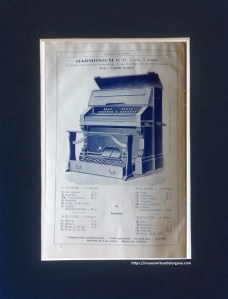 Harmonium nº 49, 7 jeux, 5 octaves, 2 claviers, pédalier indépendant, 2 jeux, 2 rangées de registre. Fabrique d'harmoniums "Les petits-fils de M.Kasriel" à Paris. 6 de la rue Tolain, ca. 1930