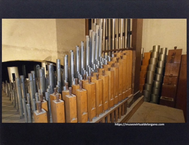 Detalle interior del órgano Laukhuff, Colegio Nacional de Buenos Aires, Ciudad Autónoma de Buenos Aires, Argentina. Foto Felipe Madinaveitia, Argentina, 2024