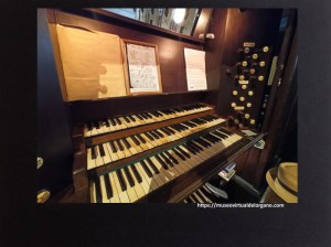 Consola del órgano Forster & Andrews, Primera Iglesia Metodista, Ciudad Autónoma de Buenos Aires. Argentina. Foto Felipe Madinaveitia, Argentina, 2024