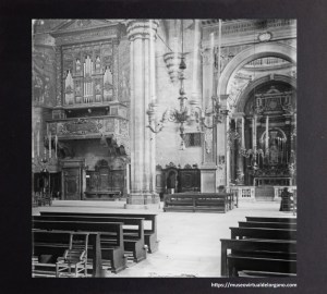 Órgano en el lado del Evangelio. Cattedrale di Santa Maria Matricolare, Verona. Véneto. Italia. 1116 . Verone – Intr de la Cathedrale S.T.L. Fotografía estereoscópica sobre placa de vidrio, ca. 1900