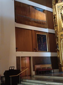 Órgano OESA, Organería Española S.A., capilla del Hospital San Rafael. Madrid. Foto José Luis García Blanco, 2025
