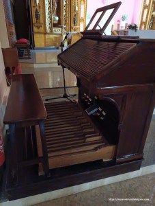 Consola del órgano OESA, Organería Española S.A., capilla del Hospital San Rafael. Madrid. Foto José Luis García Blanco, 2025