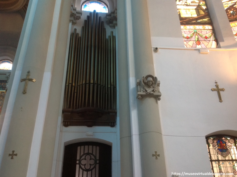 Fachada lado del Evangelio órgano Estey iglesia del antiguo Hospital de Jornaleros de San Francisco de Paula. Madrid. Fotografía José Luis García Blanco, 2025