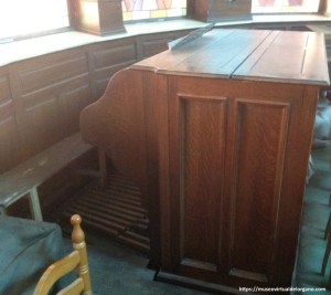 Consola órgano Estey iglesia del antiguo Hospital de Jornaleros de San Francisco de Paula. Madrid. Fotografía José Luis García Blanco, 2025