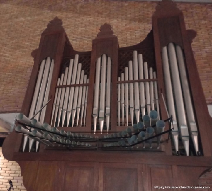 Órgano de la parroquia Nuestra Señora de Loreto, Ciudad Autónoma de Buenos Aires. Argentina. Foto Felipe Madinaveitia, 2025.