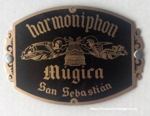 Placa Órganos Harmoniphon. Casa Múgica, San Sebastián, ca. 1958