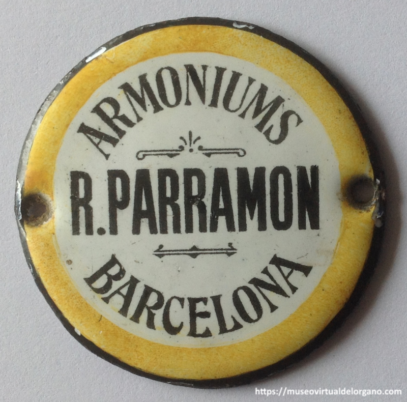 Placa metálica Armoniums R. Parramón, Barcelona, ca. 1897 – 1910