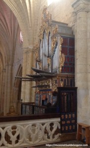 Vista lateral del Órgano de la Iglesia de San Hipólito desde el coro, Támara de Campos. Palencia. Fotografía José Luis García Blanco, 2026